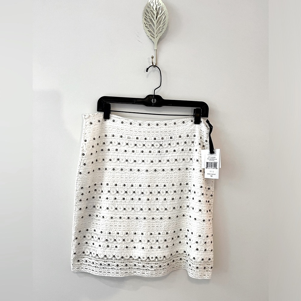 🤍🆕 NWT Skye’s the Limit Crochet Skirt